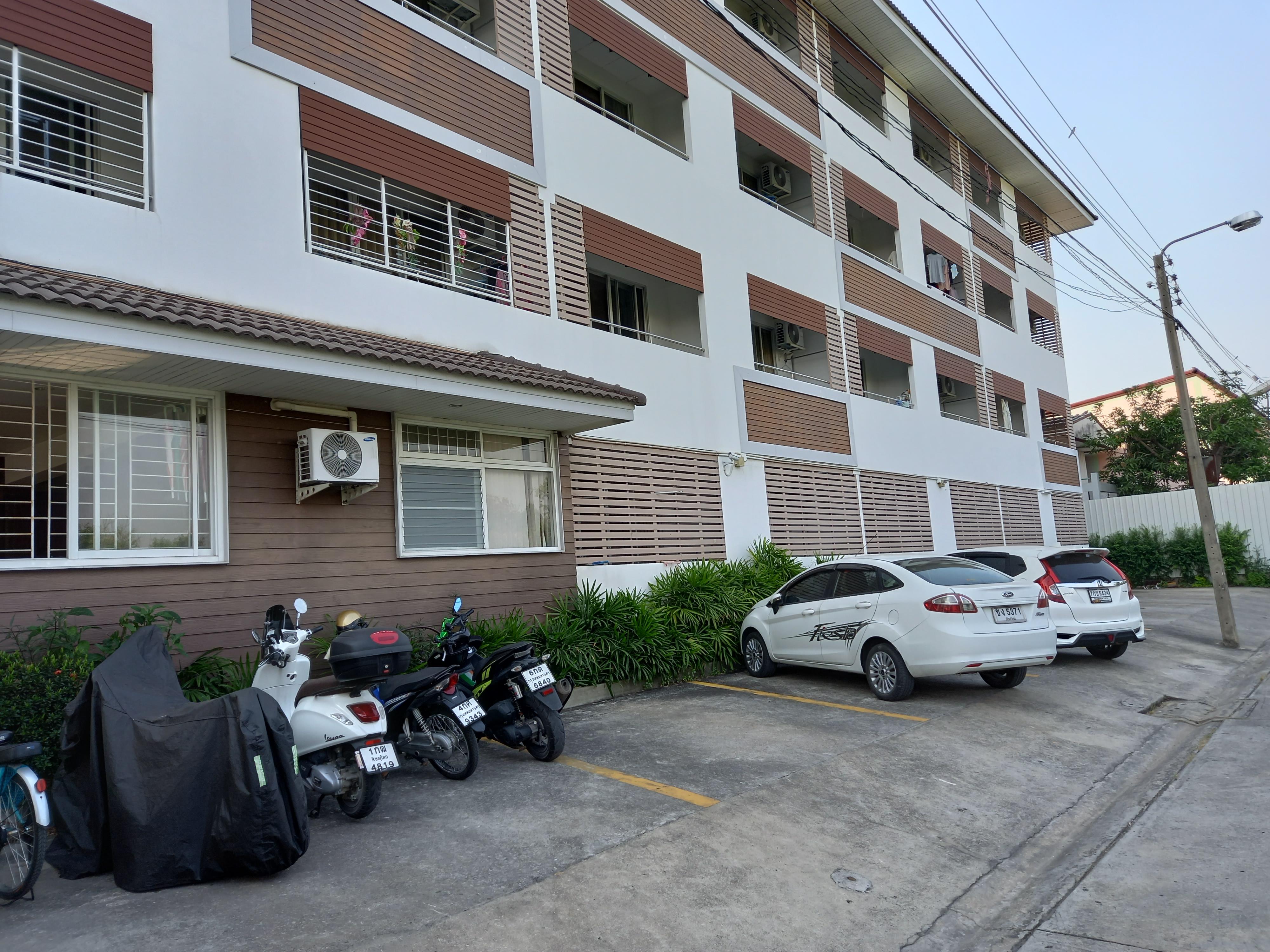 Ruan Plaisoi Apartment Bangkok Exterior foto