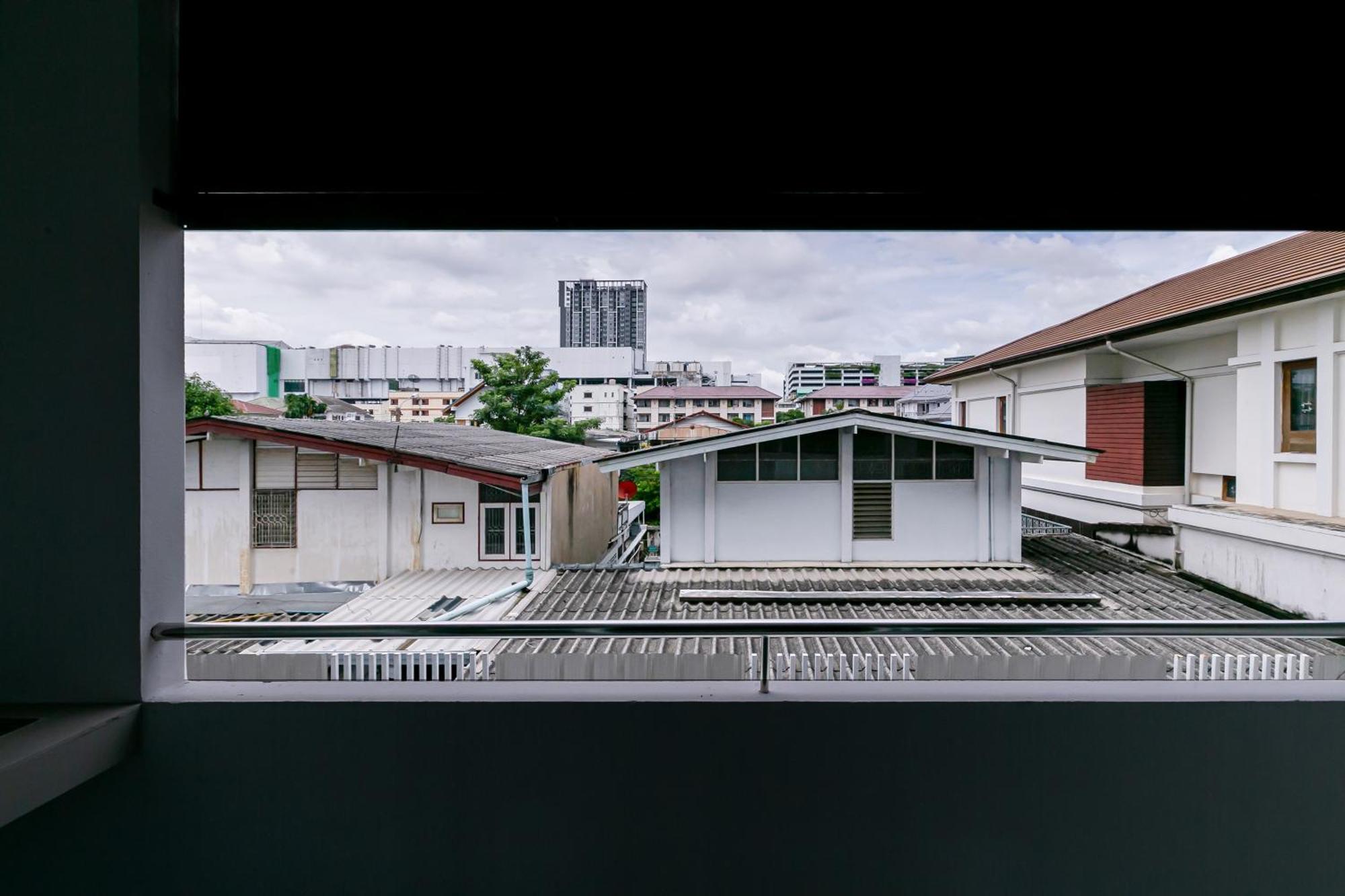 Ruan Plaisoi Apartment Bangkok Exterior foto